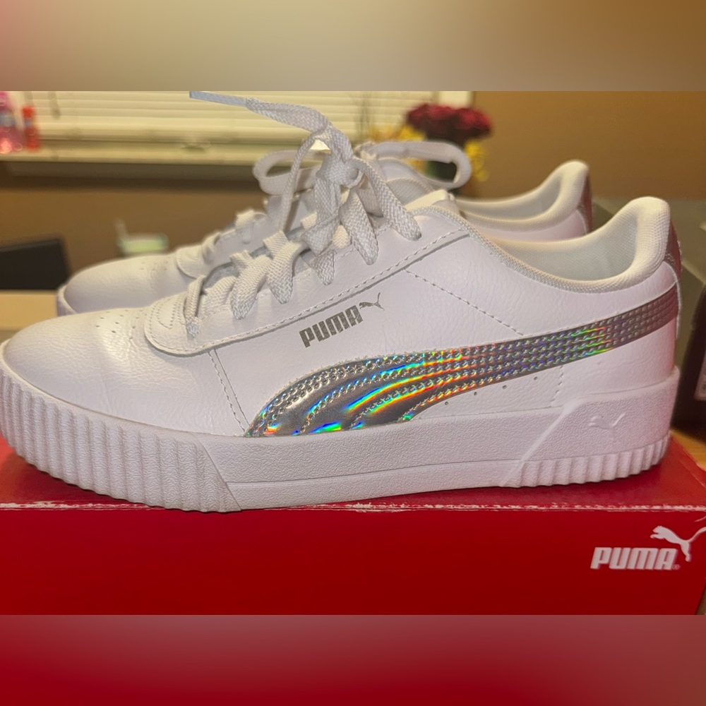 Puma White Sneakers with Iridescent Stripe